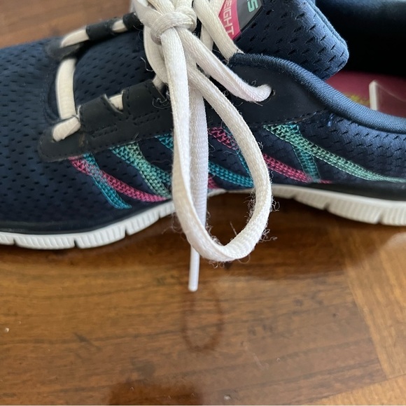 Skechers Women's Memory Foam Lightweight Sneakers Size 8.5 Navy - Picture 4 of 6